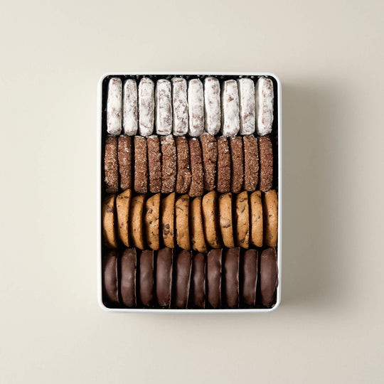 麻布台ヒルズ店 2周年限定「4種のチョコレートクッキー缶」登場。さらにコース＆アフタヌーンティー1,000円オフを実施