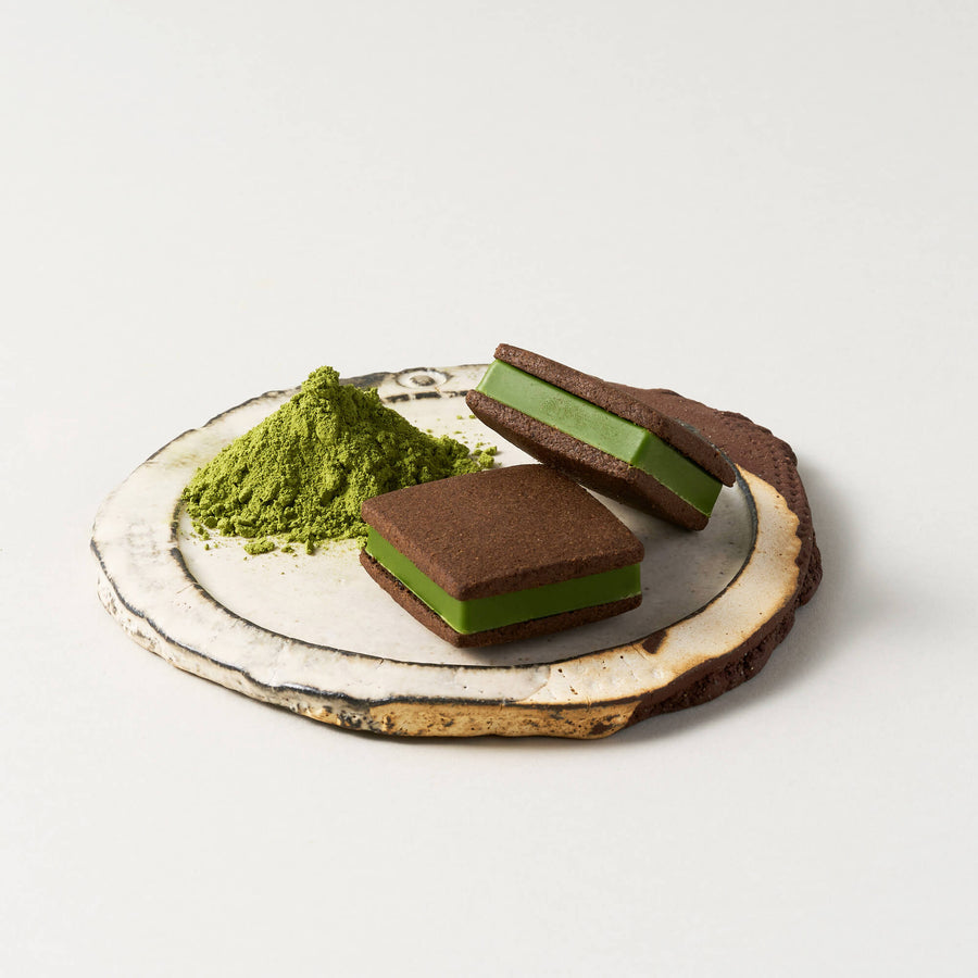 チョコレートサンドクッキー -苺＆抹茶-（8粒入）